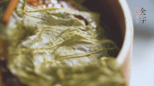 出鍋后撒上蔥花就可以啦。