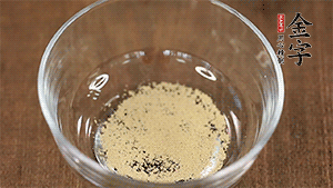 純牛奶溶解稀釋酵母。