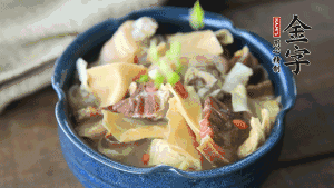 加翠綠的蔥花點綴一下就可以啦。