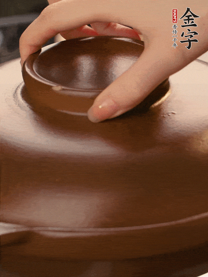 再下日本豆腐煮3分鐘。