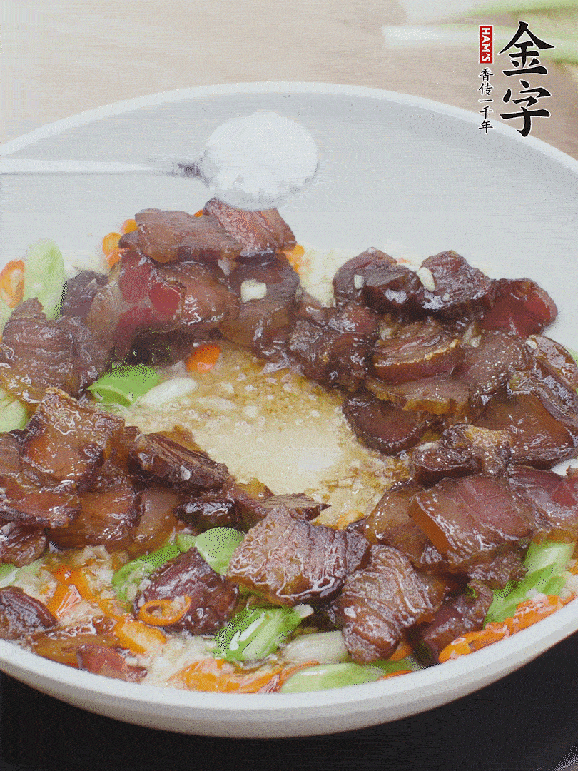 下醬油肉，一點(diǎn)生抽、白糖調(diào)味。