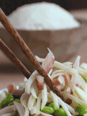 加一點清水炒至斷生。