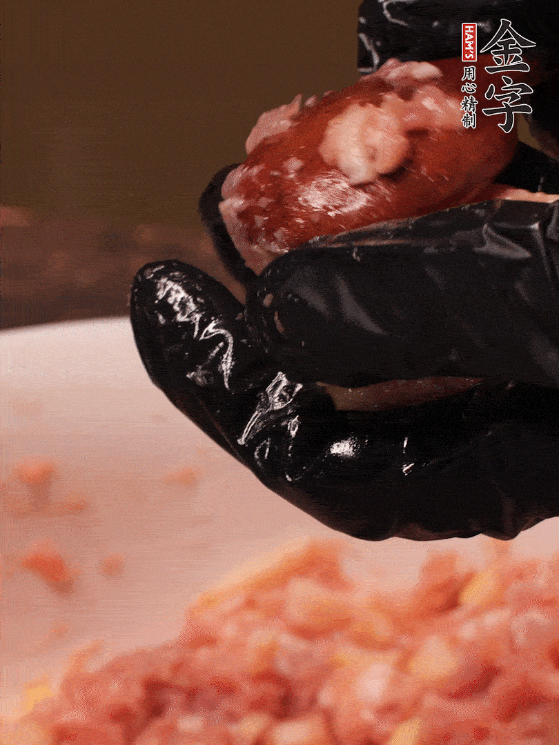 攪拌上勁，15g食用油，再攪拌一下，分成30g小圓球，冰凍1小時(shí)