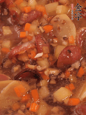 加大半碗水，沒過大部分食材