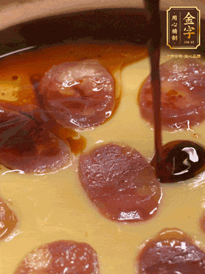 再撒上蔥花，生抽，芝麻油