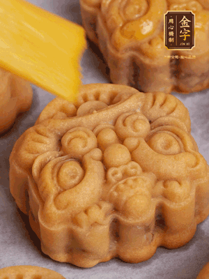 冷卻5分鐘刷上蛋液，160℃再烤10分鐘，回油1晚更香