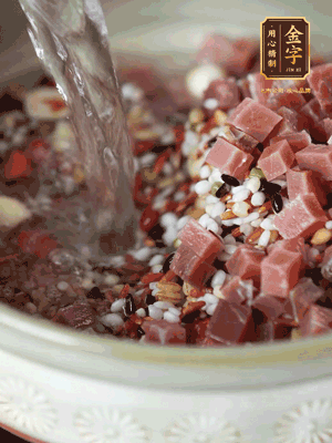 加入金字火腿丁，清水